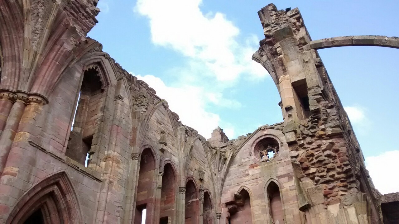 ophelianarcissa:  gofuckyourselfwithyouratombomb:  Melrose Abbey, Scotland   I want