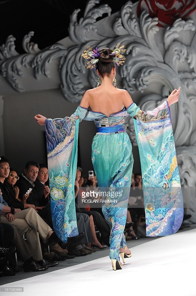 sartorialadventure:Yumi Katsura, fall 2012 (click to enlarge)