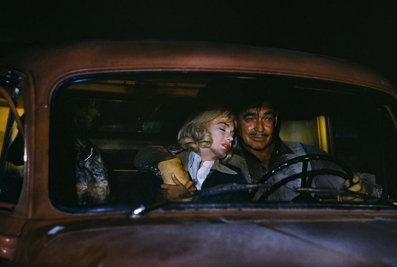 marilyn-monroe-collection:    Marilyn Monroe and Clark Cable on the set of The Misfits,