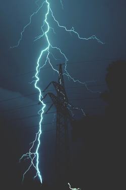 modernambition:  Lightning Strike | MDRNA | Instagram