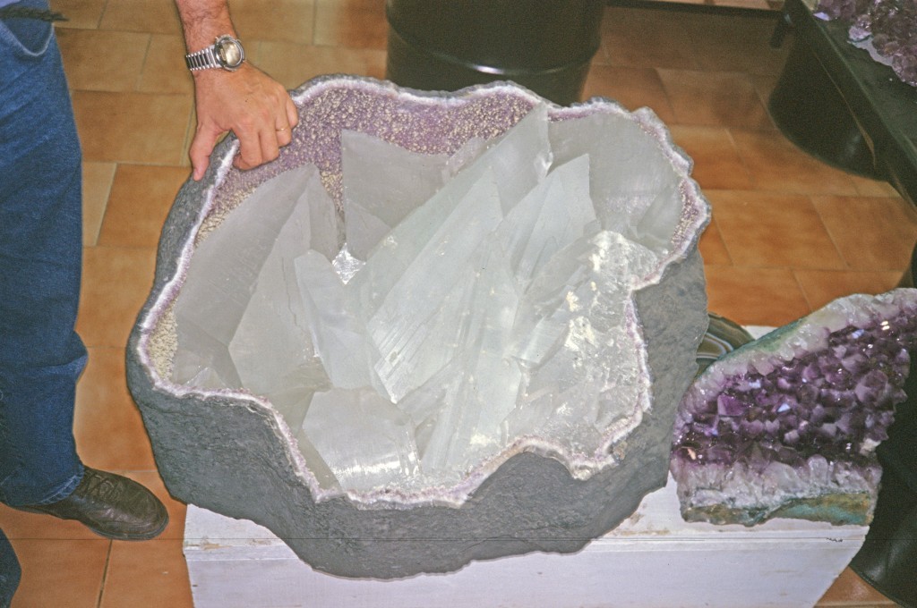 ifuckingloveminerals:  Gypsum, Amethyst Ametista do Sul, Alto Uruguai region, Rio