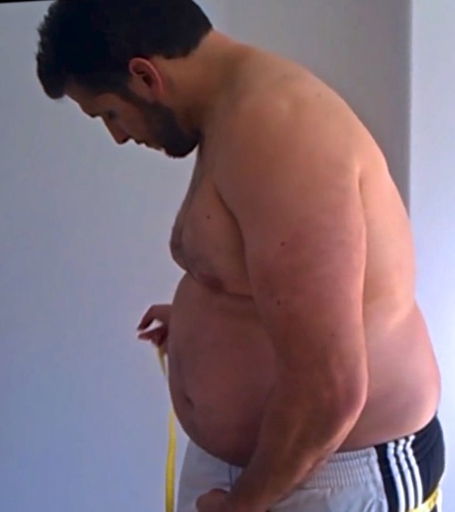 dudeswithguts:  slimmerthanyou:  twinkforbigmen331:  xplodan:  Drew Manning, the Fit2Fat2Fit guy, is hot at this scale.  Keep these coming lol I was obsessed with these videos, well the gaining part anyway.. this guy is so sexy  Sameeee!! Seeing him get