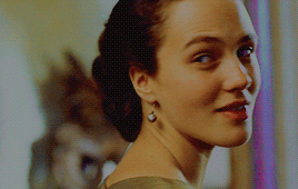Lady Sybil Crawleyin Season 1 Of Downton Abbey