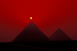 b3ngal:  Pyramids