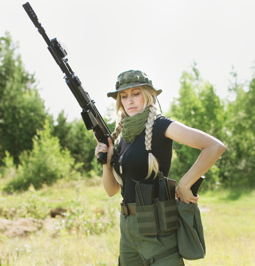 vodka-and-espresso:  That is one gigantic muzzle brake. 