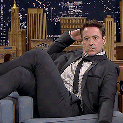 im-a-goner–foryou:  toney-starks: Gettin’ Low with RDJ  This is how bisexuals sit in public don’t @ me