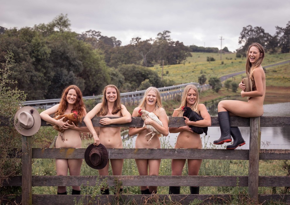 nakednews:As every year for 30 years, the veterinary students from the University