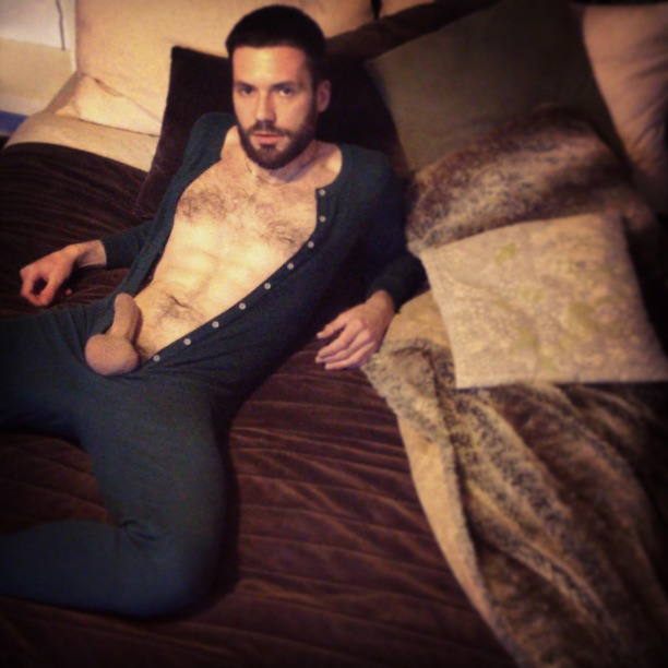 justapolarbearcub:  otter-otica said: “Otters love onesies I think.” YAY! I’ve