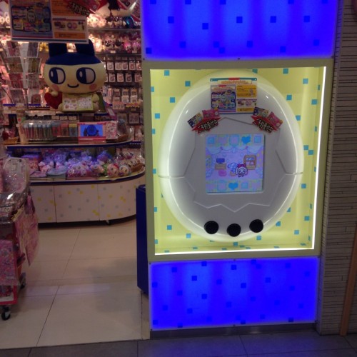 mothersushi: sludge-metal: arielinkawaiiland:Tamagotchi Store in Character Street, Tokyo Station. Th