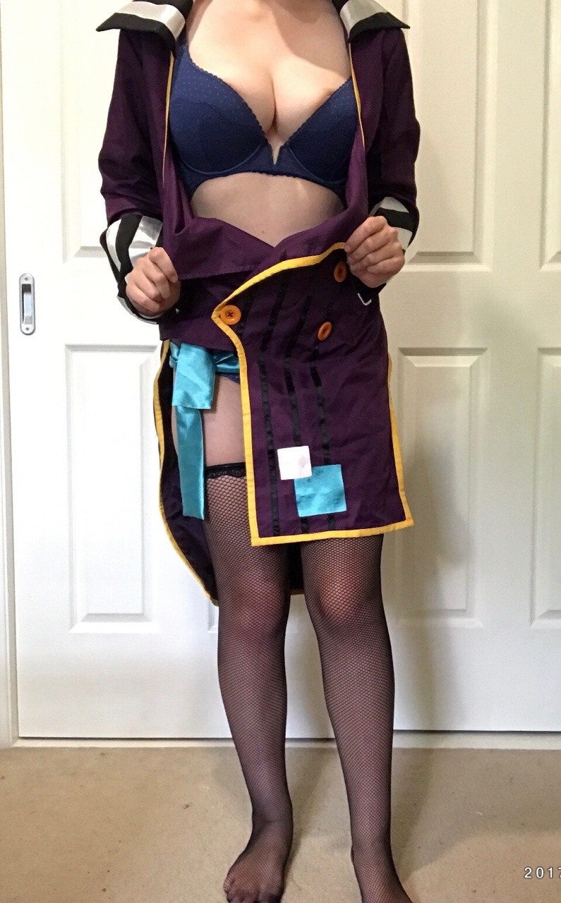 stuffblueberrylikes: Halloween cosplay: Moxxi 