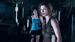 a-ripley:resident evil movies meme: 4/8 relationships   → alice & jill