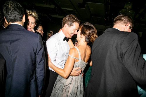 the–cumberbatches: Benedict and Sophie Cumberbatch dancing at the 2022 Oscars Governors Ball ♥