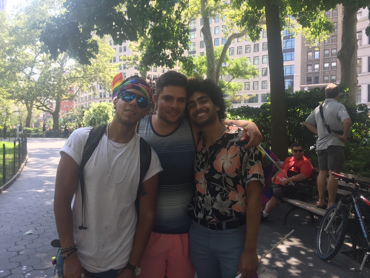 c-bassmeow:  Happy birthday @santeria mi muñeco 😍😘❤🌈🌈❤🌸🌸🌸❤❤❤😍😍