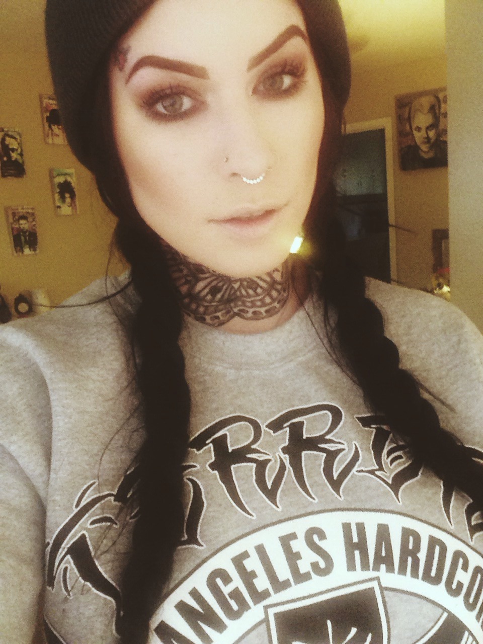 bunnyharlow:  Wearing a Terror sweatshirt and listening to Beyoncé cause I’m in