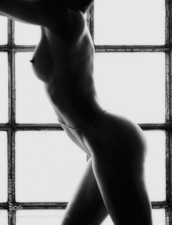 eroticart-photos:  JPR, Fine Art ,Same photo, in Low Key