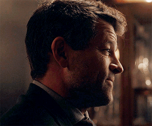 MISHA COLLINS As HARVEY DENTin GOTHAM KNIGHTS | 1.13 Night Of The Owls
