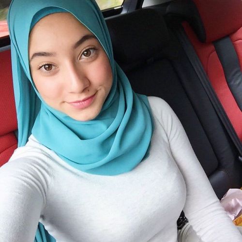 enciklancap:  adik neelofa 