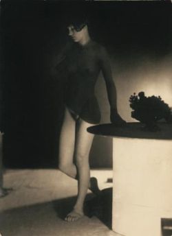 A-New-Wanderer:  Frantisek Drtikol - Nude Study  - Ervina Kupferova, Circa 1929.
