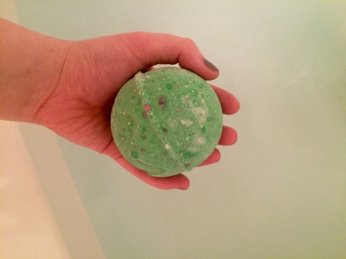 ohlovelythecursed: evening bubble bath •list of products• lord of misrule bath bomb rose 