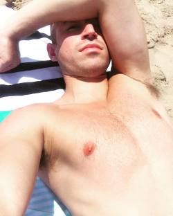 robilwil:  tbt beach day #beach #chest #nipples