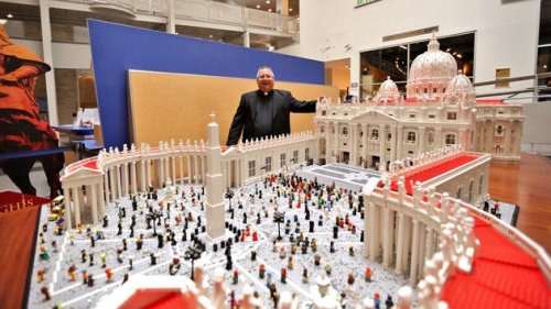 lilaccatholic: legollection: Catholic priest builds LEGO version of the Vatican, complete with nuns 