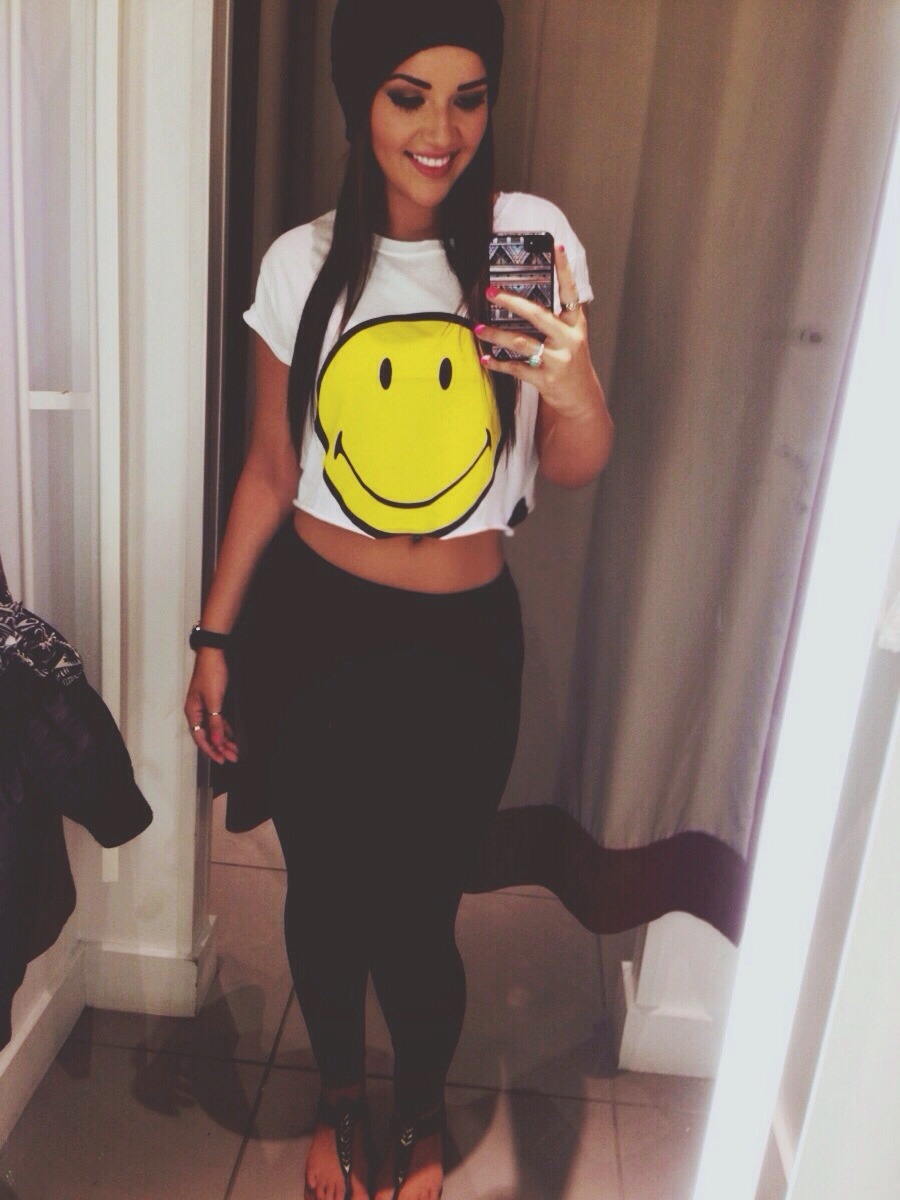 i-do-it-for-the-lesbians:  imactuallyuhmermaid:  oh hey self 👋  you’re my fave