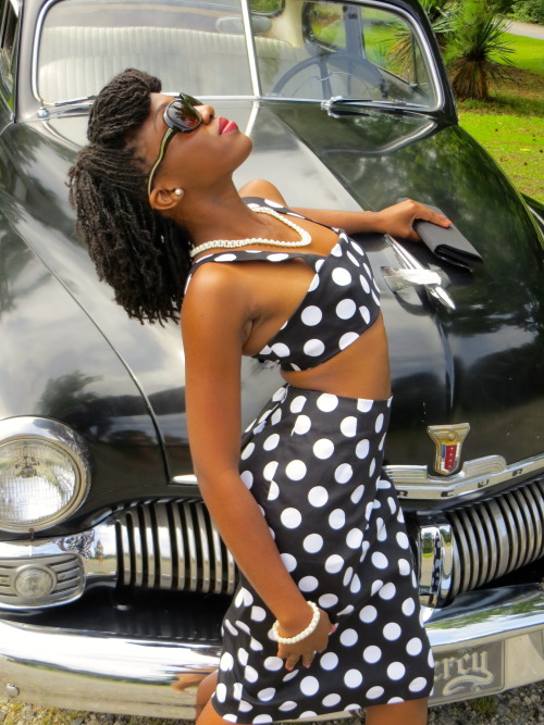 yourpersonalcheerleader:  merakiandmelanin:  A Southern Girl With a Vintage Swirl My friend makes beauuutiful clothes, including this outfit! The woman is very talented. Check out her blog here: Ballou’s Cues  I think about this photo shoot all the