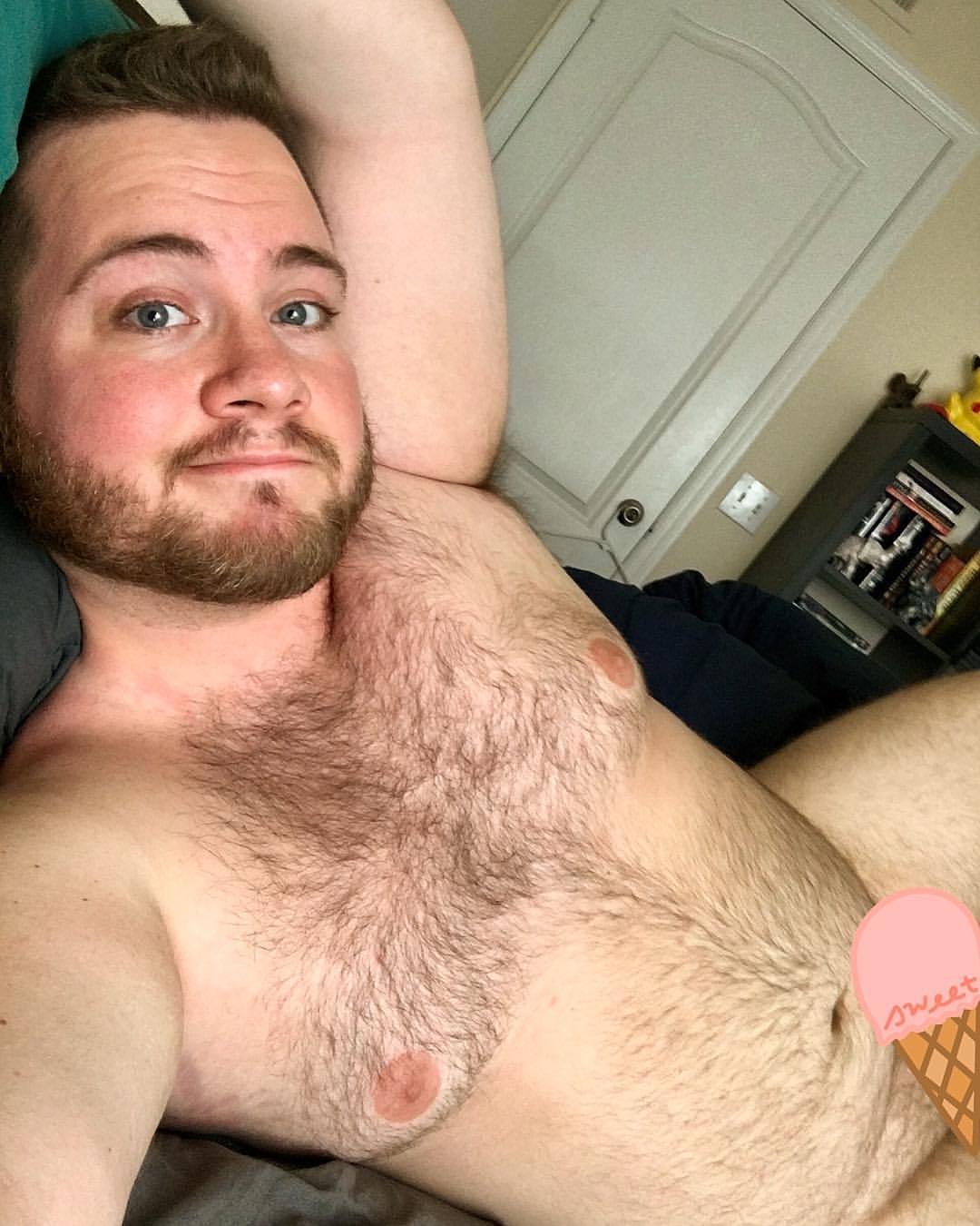 gthebearcub:Thinking cool thoughts while our AC is temporary out. Happy #TummyTuesday