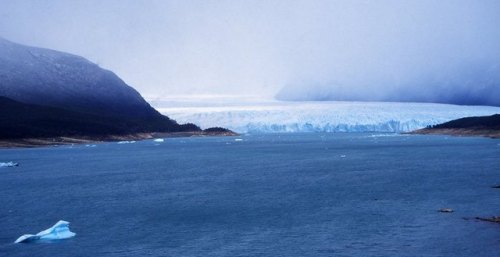 Ice-Water Interactions – Lake calving vs Ocean calvingThis is the calving front of the Perito Moreno