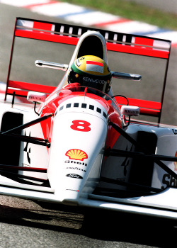 surfergarfield:  #formula 1 Ayrton Senna - McLaren Honda