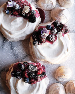 sweetoothgirl:  Pavlovas with Sparkling Wine Roasted Berries