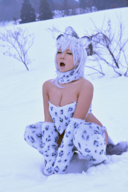 zero-million:  I’d fuck her in the snow and warm her up with my cum  Fuck I love her  Cosplayer/Model:Nonsummerjack