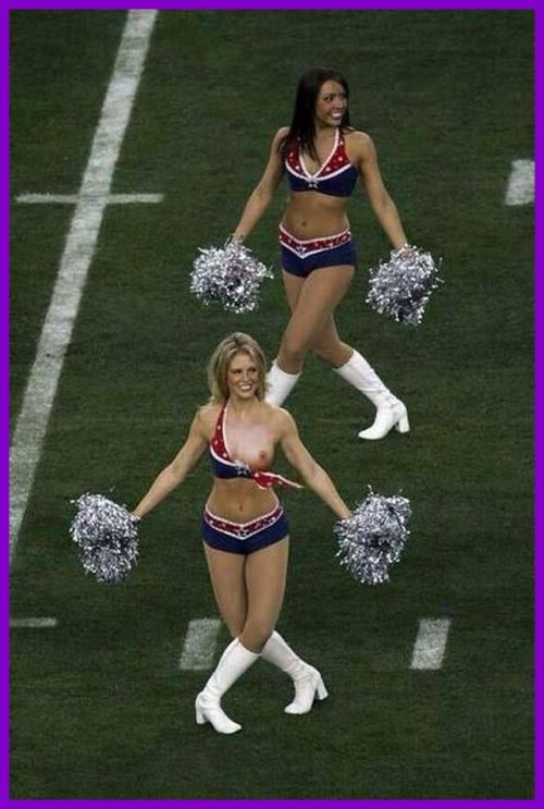 nude-celebz:  Not even sure what team they’re with….. but I love this.