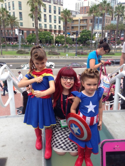 Meeting the “SO amazing” kellysue at the carolcorps meet up at SDCC!! So many great peop