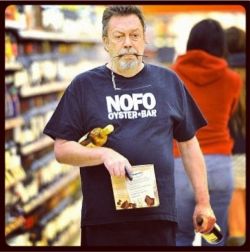 dominantlife:  dontdreamitbehim:  littlejunkettes:  A bottle of white, a bottle of red and some Häagen-Dazs vanilla ice cream bars. What a rogue.  cutie Tim Curry ♥  A God walks among us…