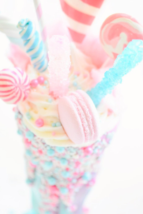 ari-kanon:Cotton Candy Freak Shake