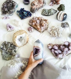 scarletravenswood:WITCHY QUESTION OF THE DAY: Do you have a crystal collection? On a scale of 1 to 10 how obsessed are you with crystals? 🤩💜