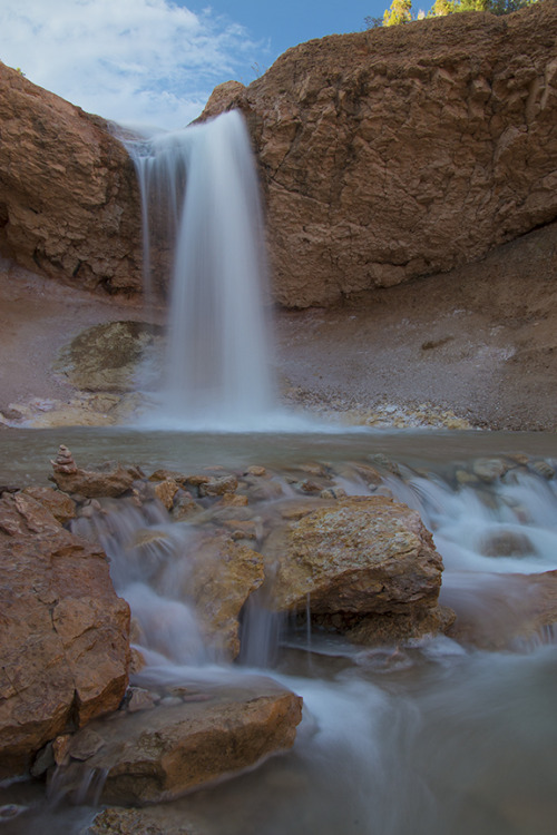 Beating the heat of southern Utah at the Mossy Cave Waterfall in Bryce Canyon National Park - yep&am