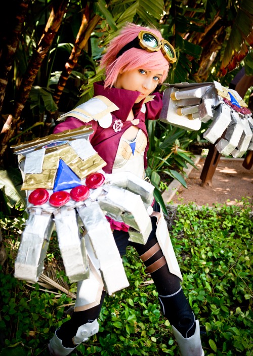 oomerochanoo:Vi the Piltover Enforcer at Anime Expo 2013 - July 6, 2013Vi - (Myself) MeroPhotography