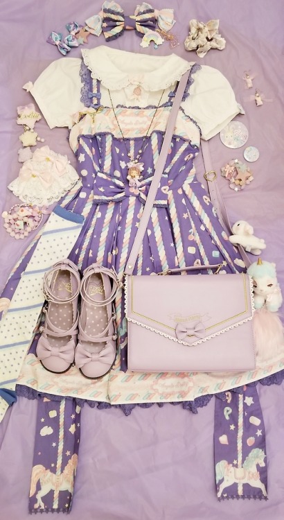 alchemy-and-gold: I finally coordinated my Angelic Pretty -Sugary Carnival Special Set! This was one