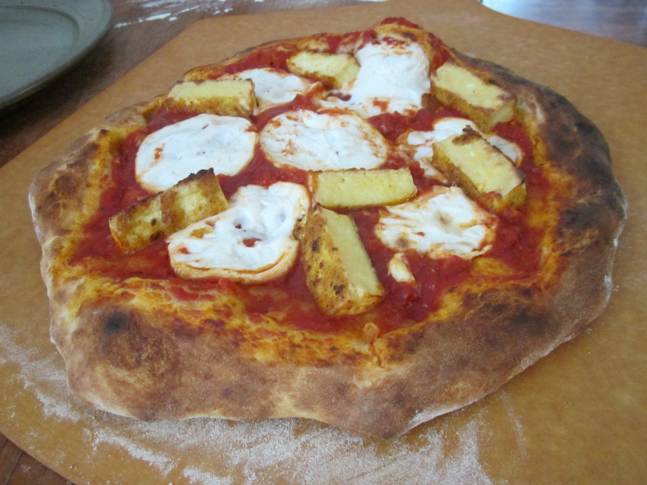 veganpizzafuckyeah:  reblogged from notrealfood:  Two pizzas topped with fried tofu