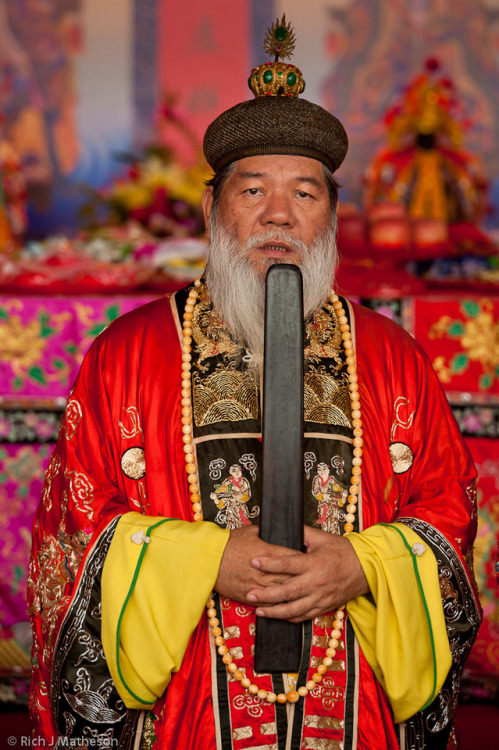 divinum-pacis: Taoist Priest