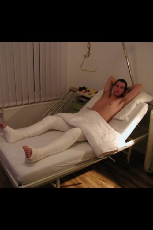 https://lovetapebondage.tumblr.com/post/107120640216