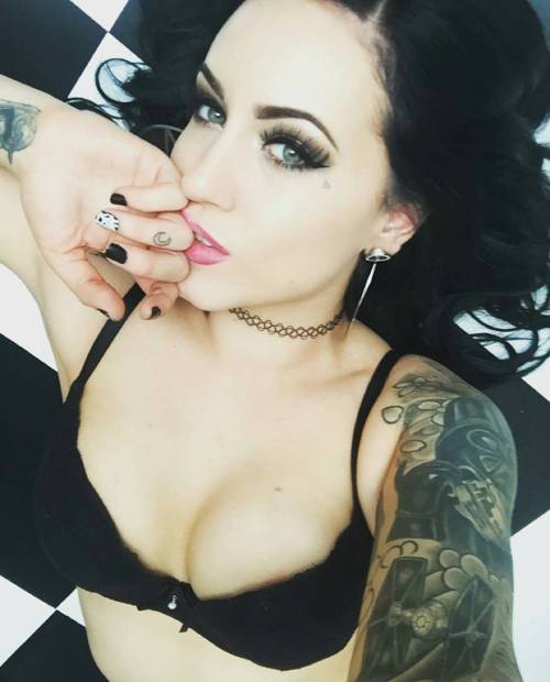 sexyinkmag:  #follow @jennymillerrocks @jennymillerrocks @jennymillerrocks   #selfiesunday #selfie #simagselfie #sexyink