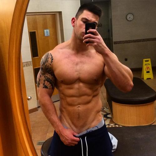 lumbrjax:  Instagram user @craigmortonfitness http://ift.tt/1Yz7g6J 