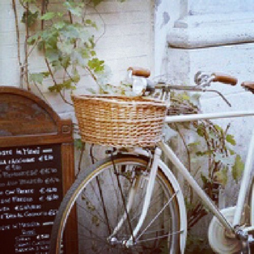 #obsessed #vintage #bikes #cute #pretty #love #antique #old #wicker # ...