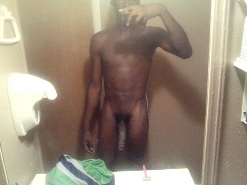 baitnbust:  Thug with a big dick…Baited  dick…reblog and follow