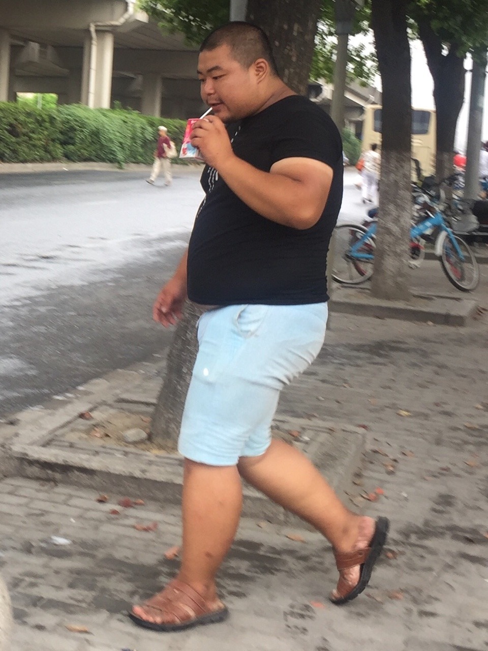 asainfattybtm:  Ooooooo….sexy