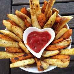 rawrhirhi:  Homemade baked chips🍟