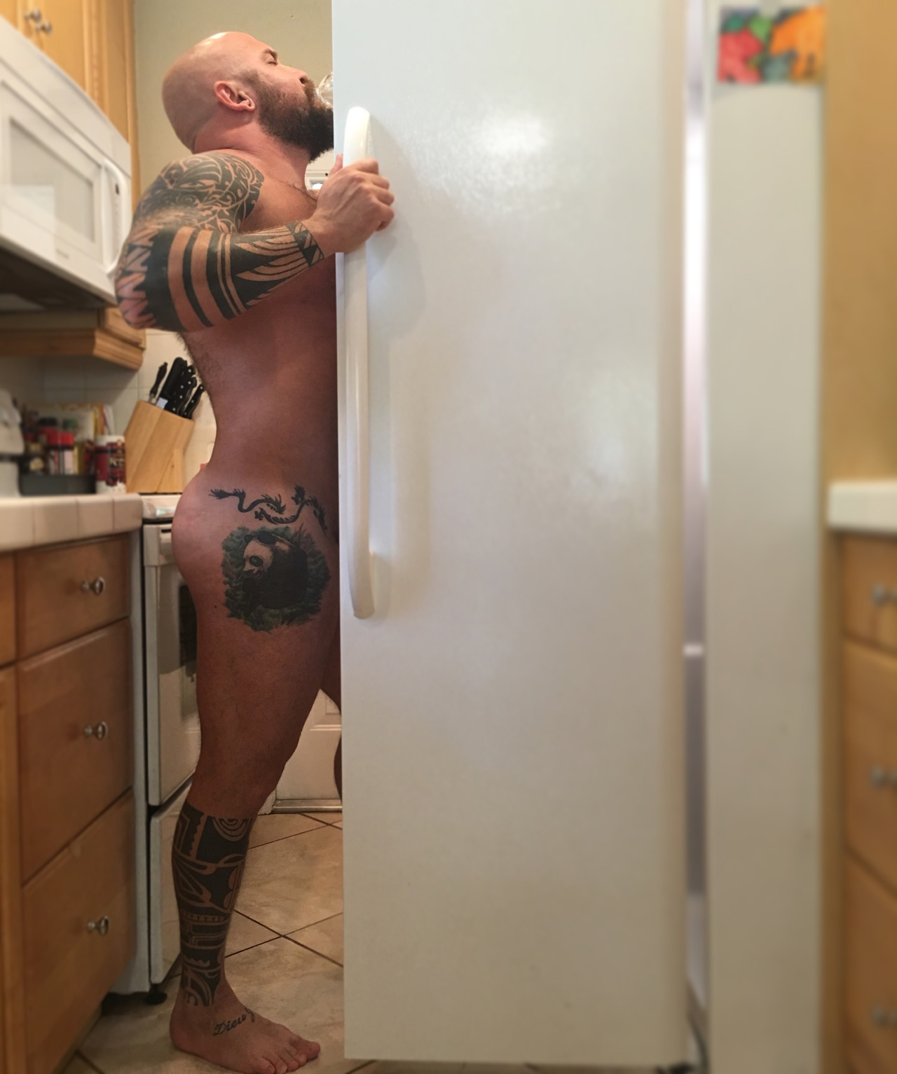 bigredatl:  nippig:  Afonsohttp://myfavoritemusclemen.tumblr.com/archive  That ass